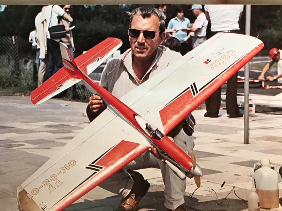 Jozef Gábriš s modelom Super Master